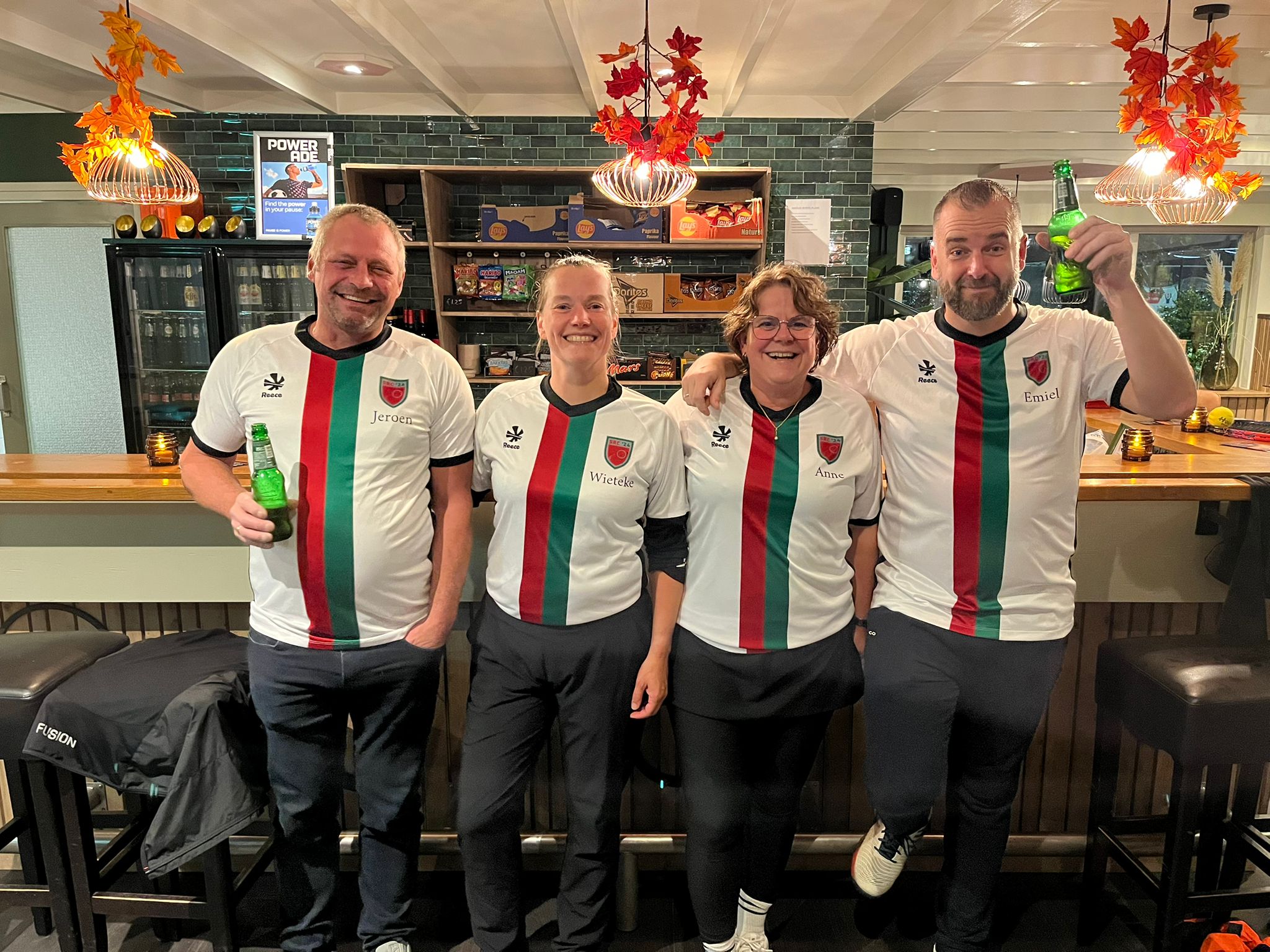 Ook gemengd dubbel 1(35+) in nieuwe shirts!